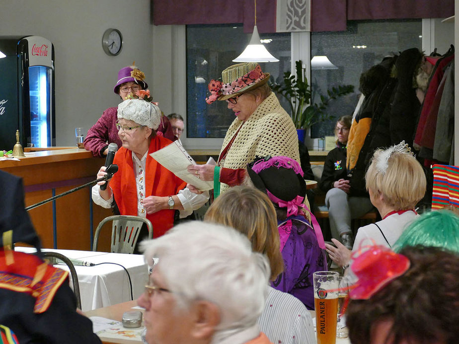 Frauenkarneval der kfd im Landhotel Weinrich (Foto: Karl-Franz Thiede)